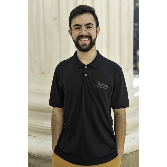 CAMISETA GOLA POLO PRETO - JESUS DAS SANTAS CHAGAS - G