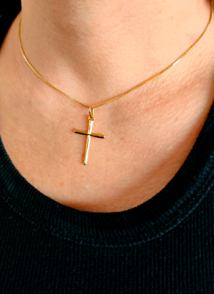 COLAR DOURADO CRUCIFIXO - SEMIJOIA