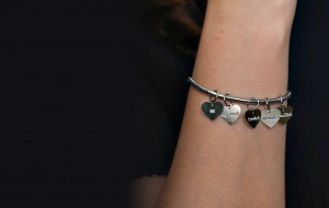 PULSEIRA VIRTUDES INOX - JESUS DAS SANTAS CHAGAS