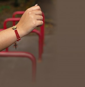 PULSEIRA TERÇO JESUS DAS SANTAS CHAGAS
