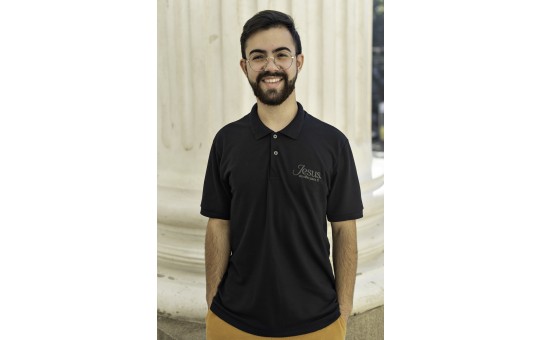 CAMISETA GOLA POLO PRETO - JESUS DAS SANTAS CHAGAS - G